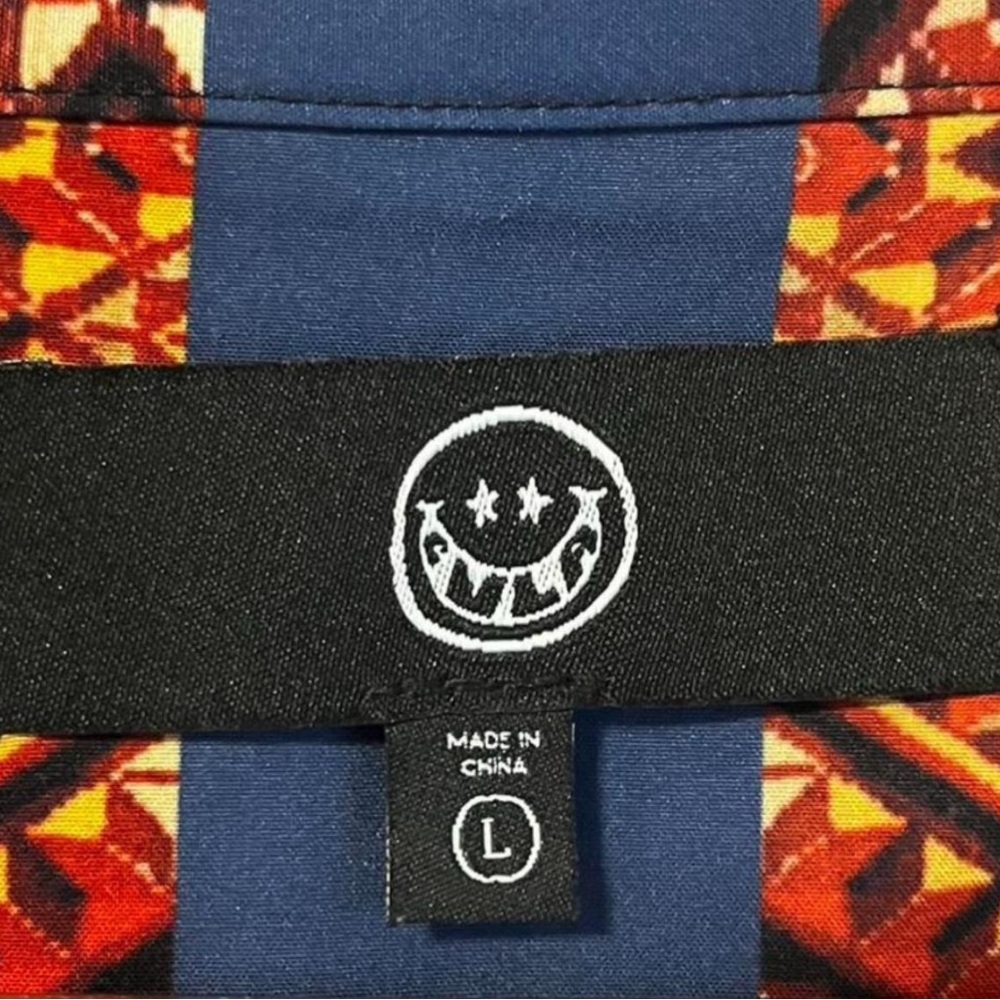 Cula Multi-Print Button Up - Picture 2 of 3